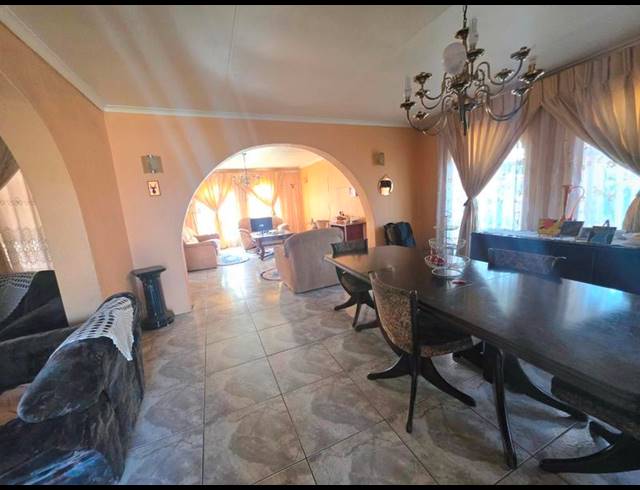 3 BEDROOM HOUSE FOR SALE IN DAWN PARK